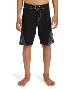 Fluid 2K 18 Boardshorts in Black