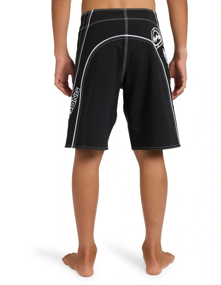 Fluid 2K 18 Boardshorts in Black image 2