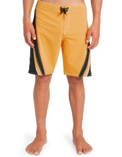 Fluid 2K 18 Boardshorts in Sun