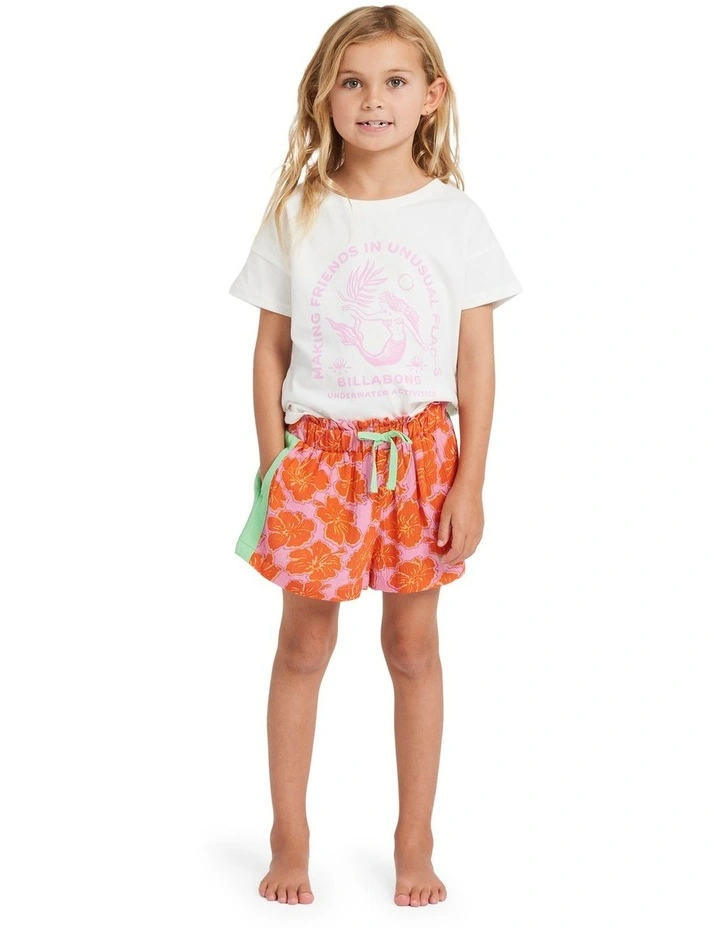 Happy Hibiscus Elastic Waist Shorts in Party Pink image 4