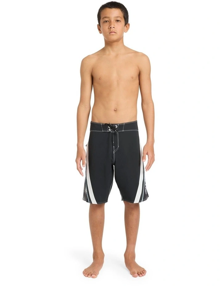 Fluid 2K Boardshorts 18" in Black image 3