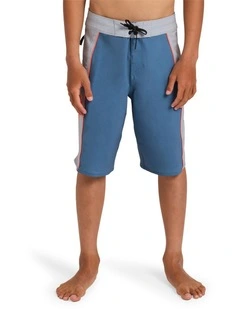 Boys 8-16 Boys New Wave Pro 19 Boardshorts China Blue