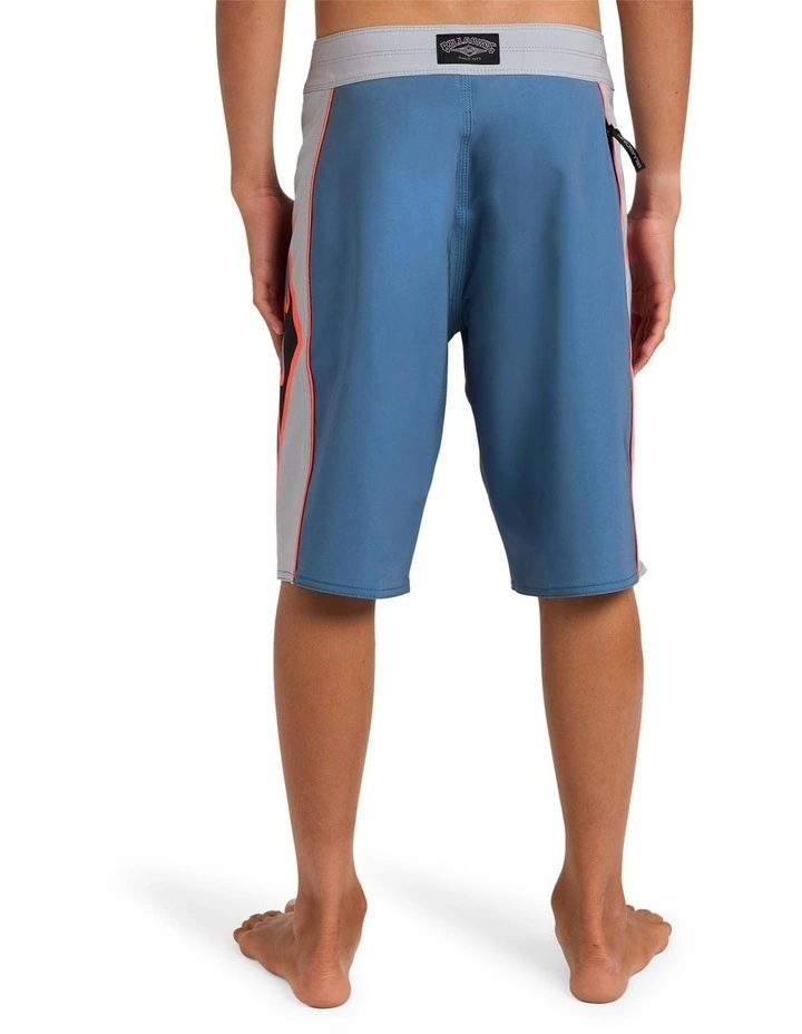 Boys 8-16 Boys New Wave Pro 19 Boardshorts China Blue image 2