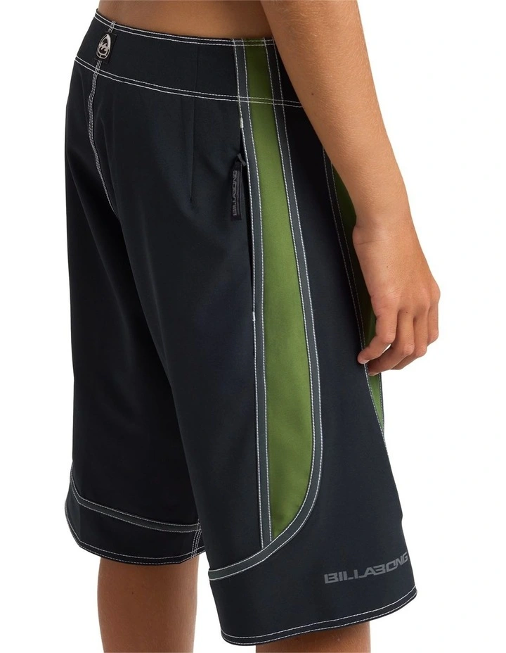 Boys 8-16 Spec 73 Systems Pro 19 Inch Boardshorts In Black image 4