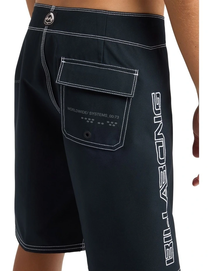 Boys 8-16 Spec 73 Pulse OG 17 Inch Boardshorts In Off Black image 3