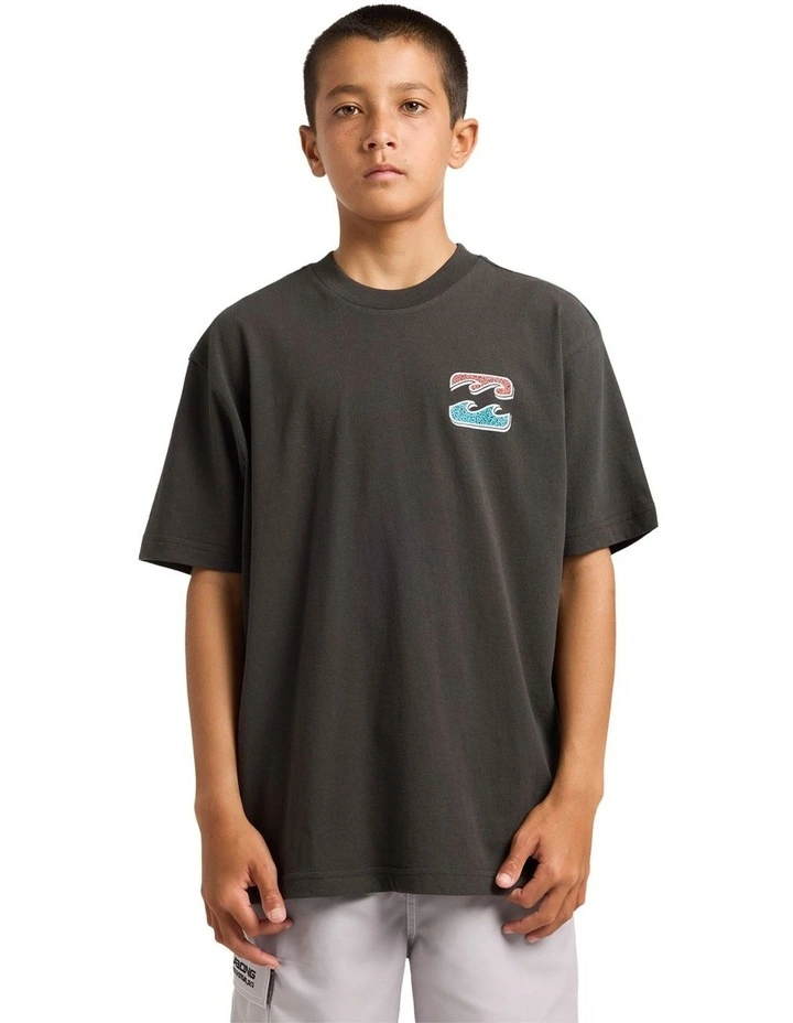 Boys 8-16 Heritage Arch T-Shirt In Raven image 1