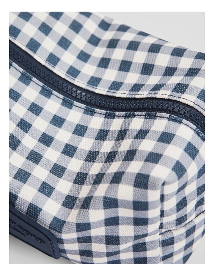 Gingham Wash Bag in Navy image 3