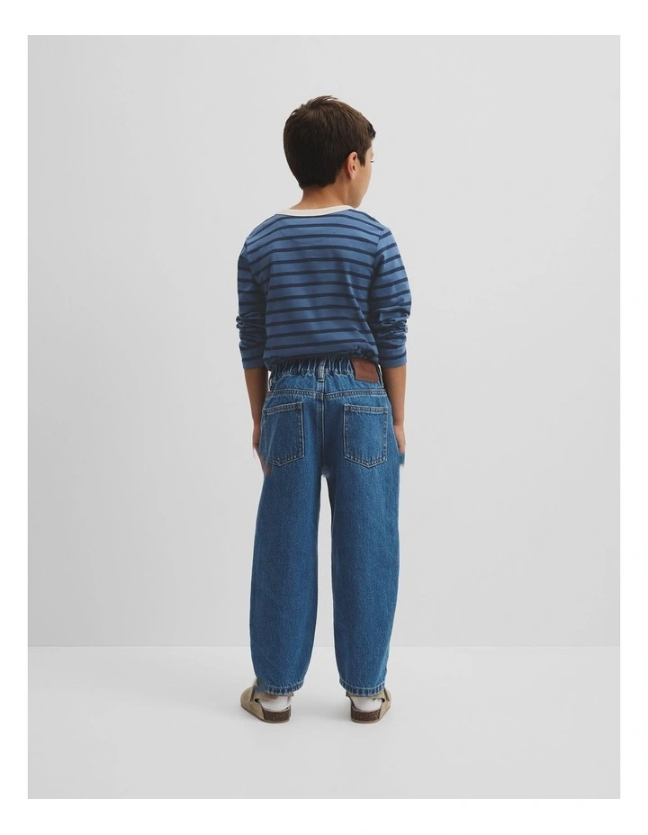 Five Pocket Jean in Mid Blue Wash image 3