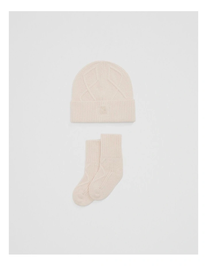 Cable Knit Gift Set in Oyster image 1