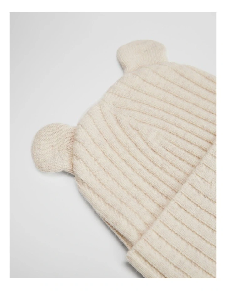 Bear Rib Beanie in Oatmeal Marle image 3