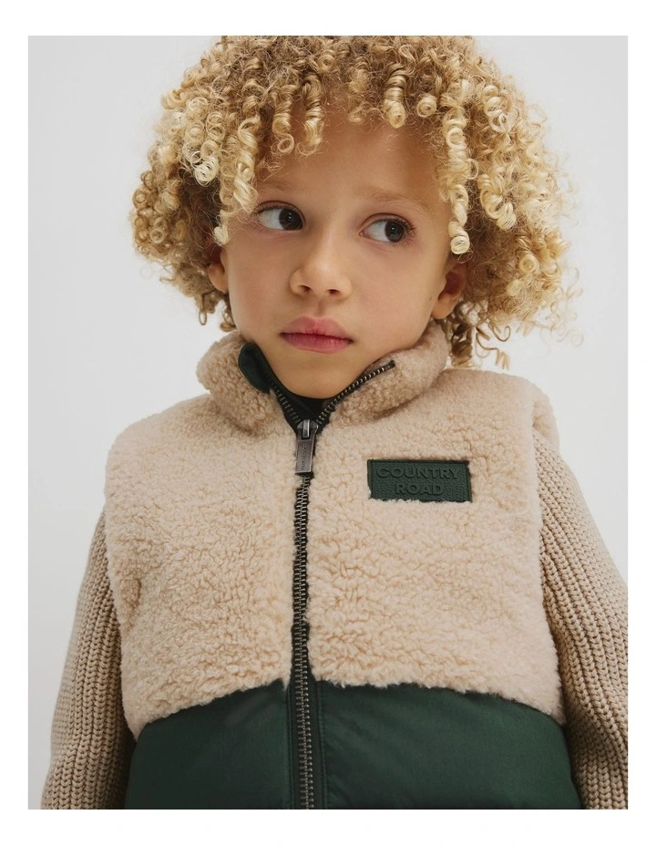 Sherpa Splice Vest in Forest image 2