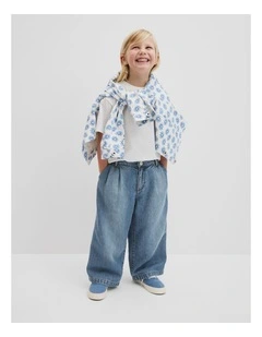 Pleated Jean in Light Blue Wash