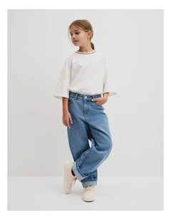 Curved Seam Jean in Light Blue Wash