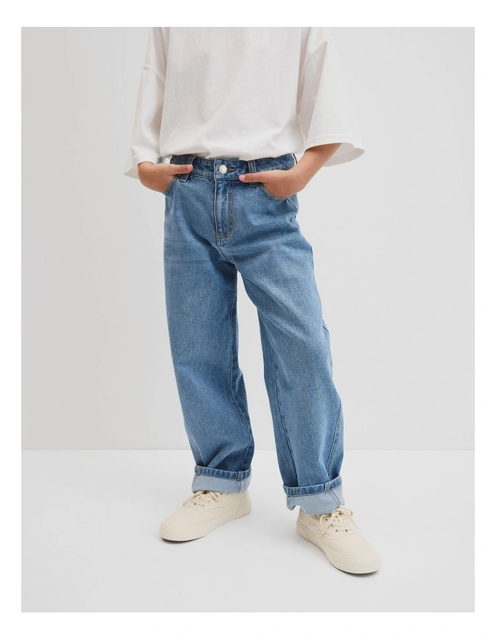 Curved Seam Jean in Light Blue Wash image 2