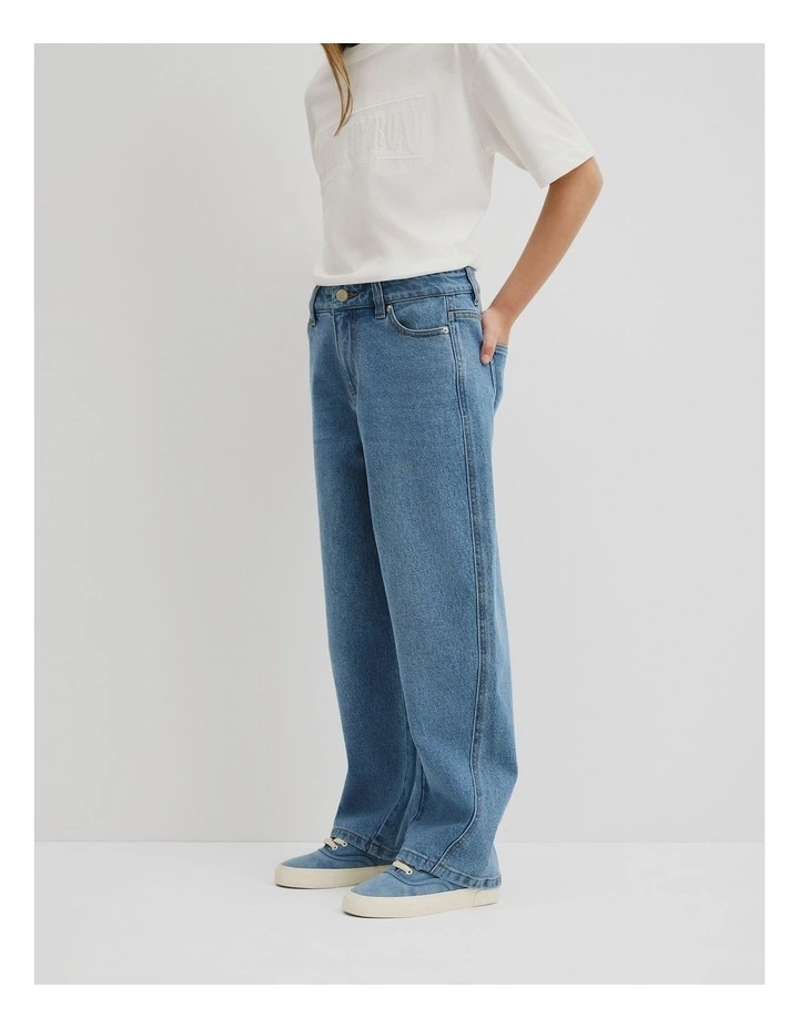 Curved Seam Jean in Light Blue Wash image 3