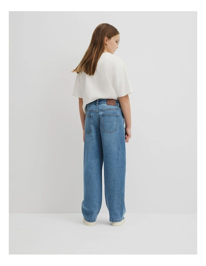 Curved Seam Jean in Light Blue Wash image 4