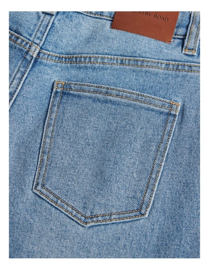 Curved Seam Jean in Light Blue Wash image 5