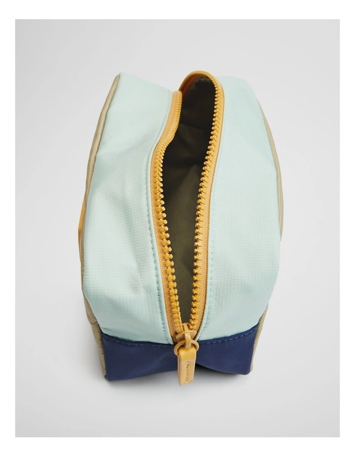 Ripstop Wash Bag in Saltbush image 2