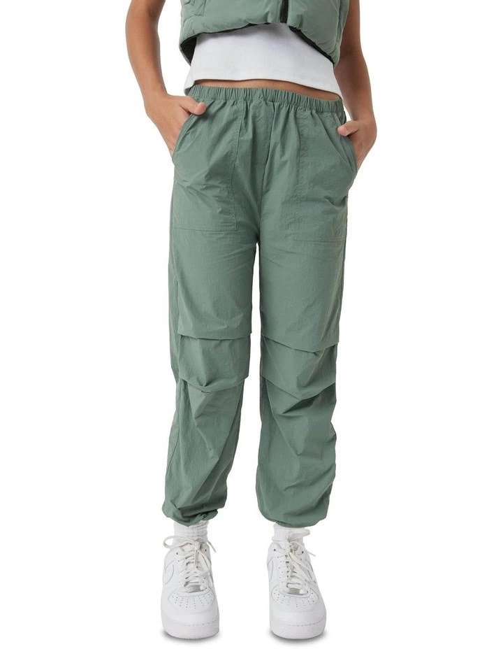 Lightweight Cargo Pant in Hunter Green image 2