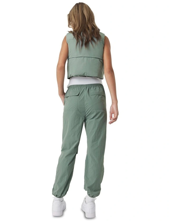 Lightweight Cargo Pant in Hunter Green image 4