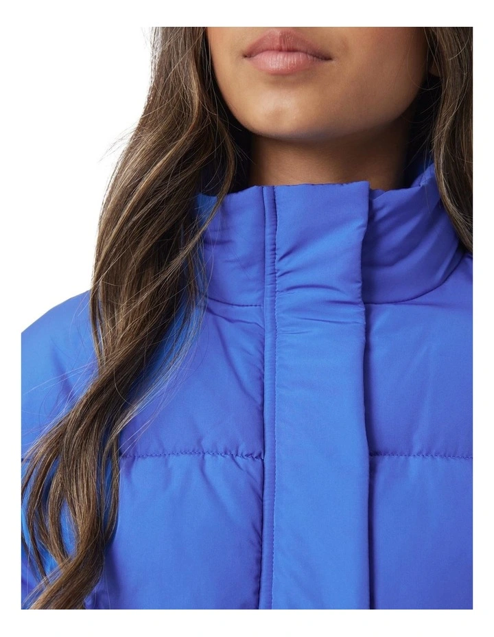 Cropped Puffer Jacket in Periwinkle Blue image 3