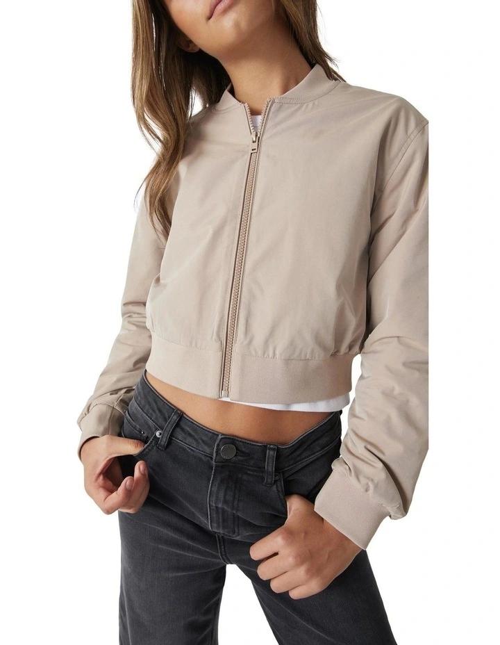 Crop Oversized Bomber in Natural image 3