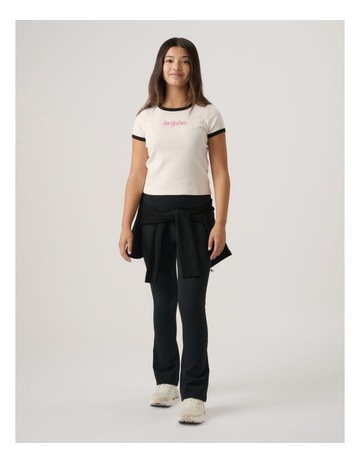 Marshmallow/Black colour