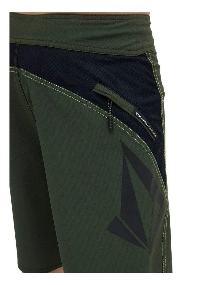 Boys 8-16 Pro Stone Mod 21 Boardshorts in Squadron Green image 4