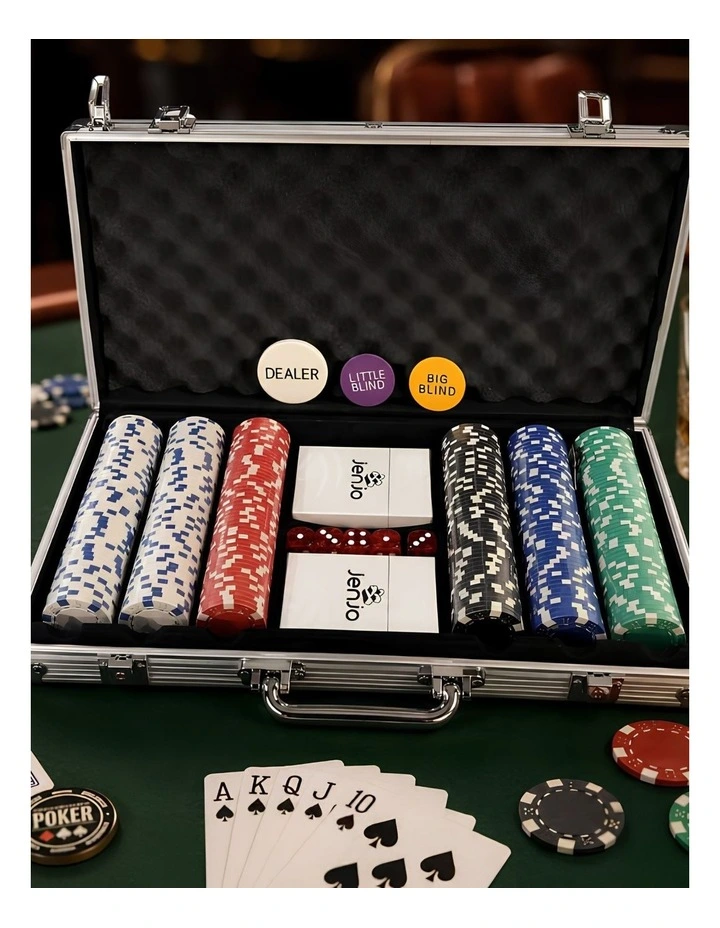 Poker Sets With Premium Plastic Playing Cards image 4