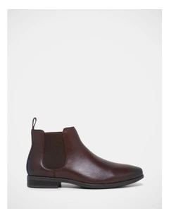 Norris Boots in Brown