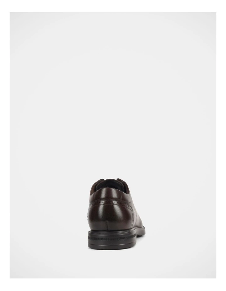 Unify Shoes in Brown image 5