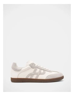 Trackside M Sneakers In Off White