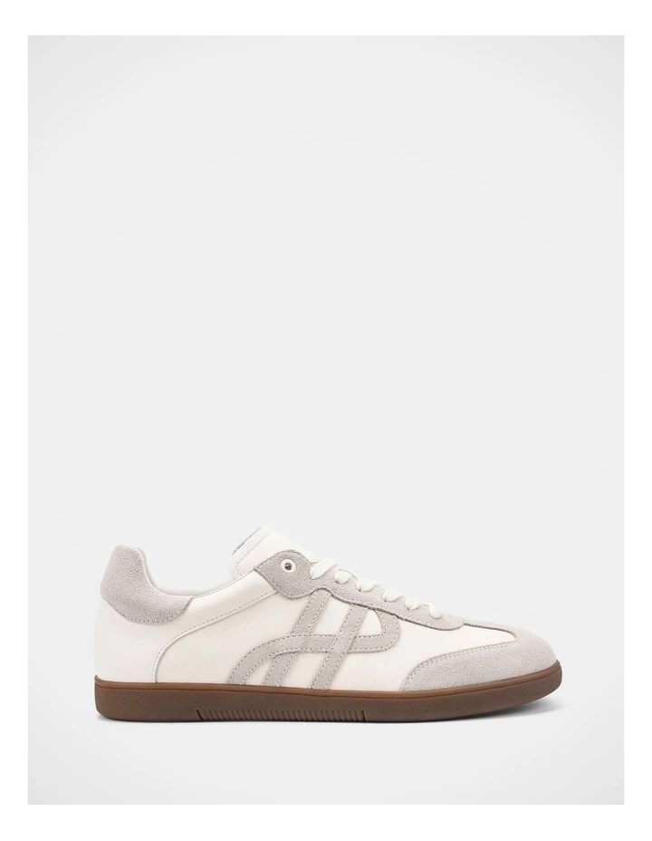Trackside M Sneakers In Off White image 1