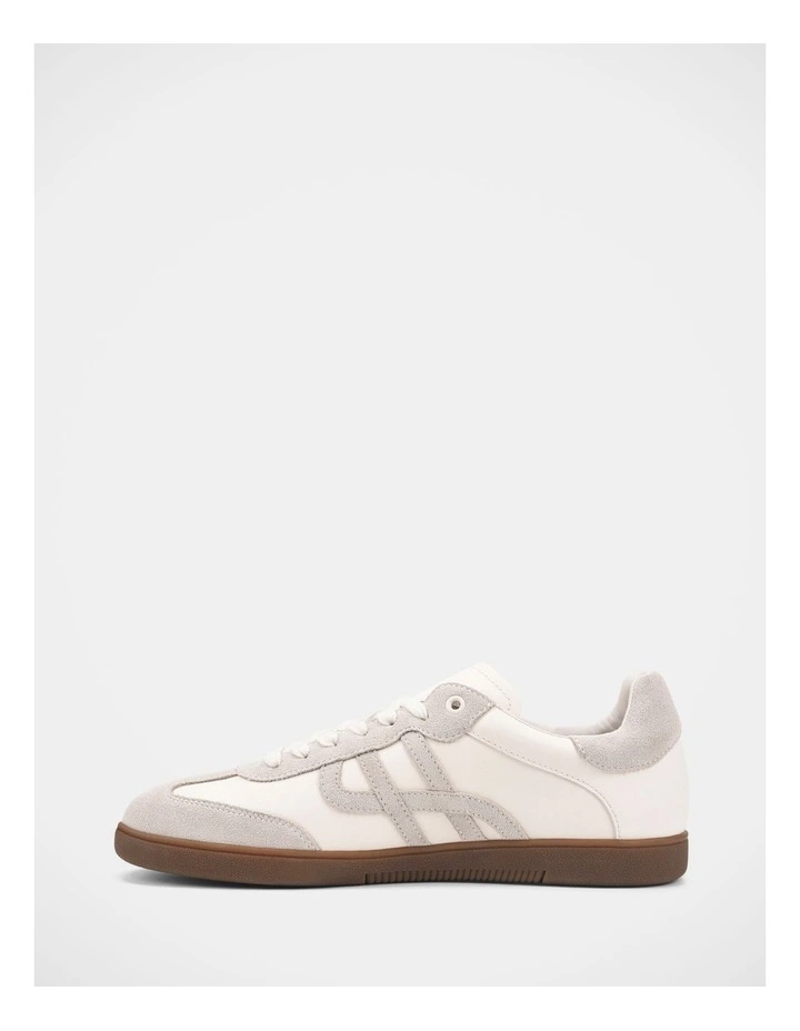 Trackside M Sneakers In Off White image 3