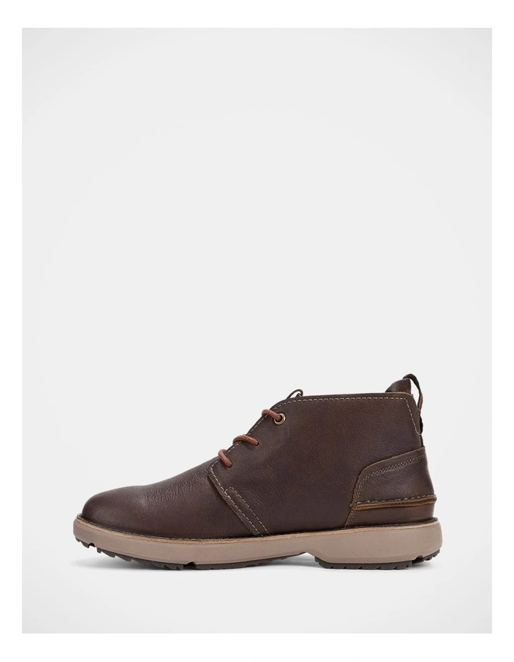 Scotty Chukka Boots In Dark Brown Leather image 3