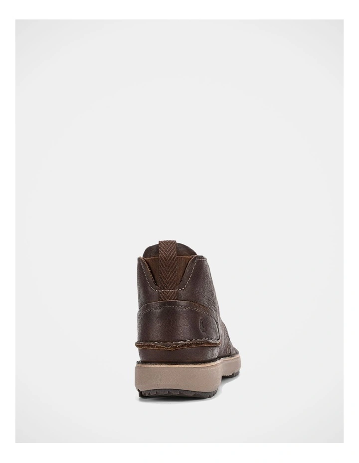Scotty Chukka Boots In Dark Brown Leather image 5