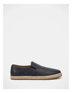 Dagger Shoes In Navy