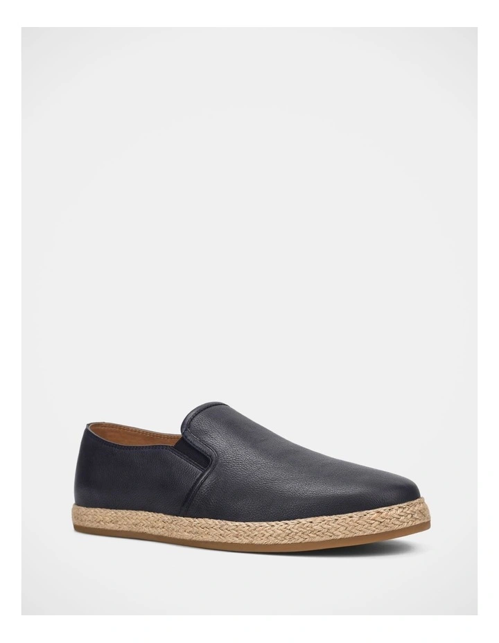 Dagger Shoes In Navy image 2