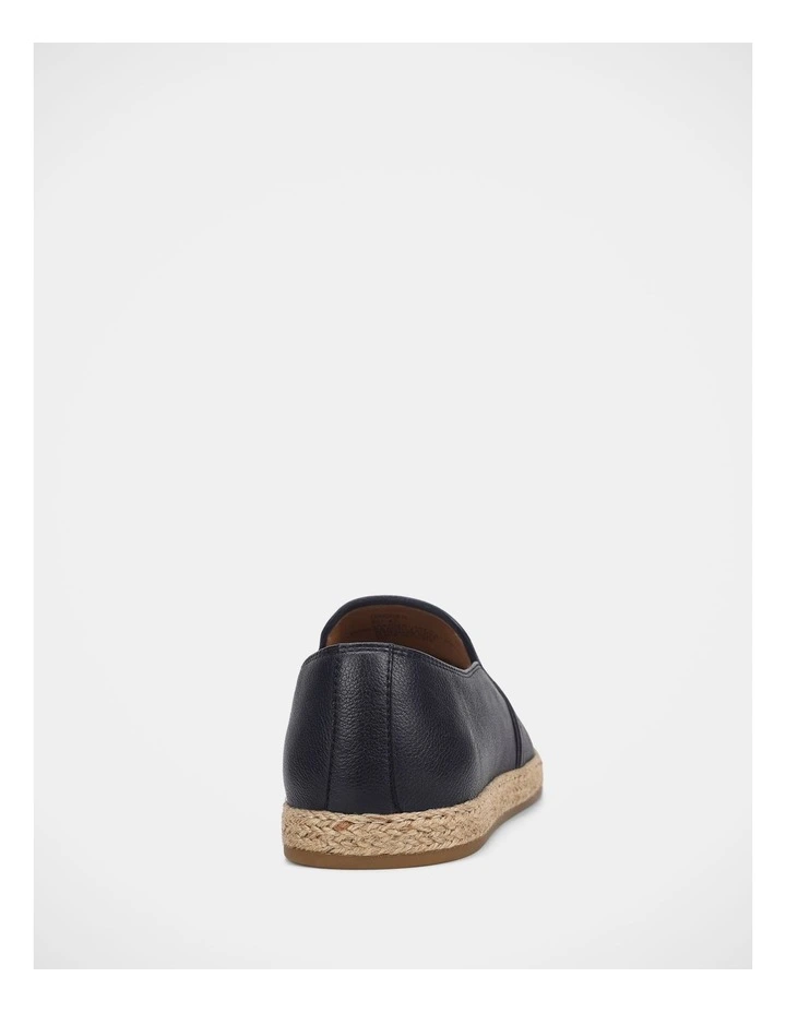 Dagger Shoes In Navy image 5