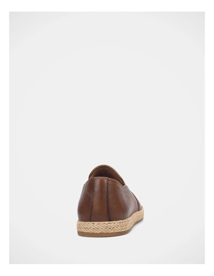 Dagger Shoes In Tan image 5