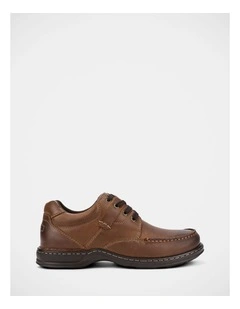 Randall Iii Shoes In Brown