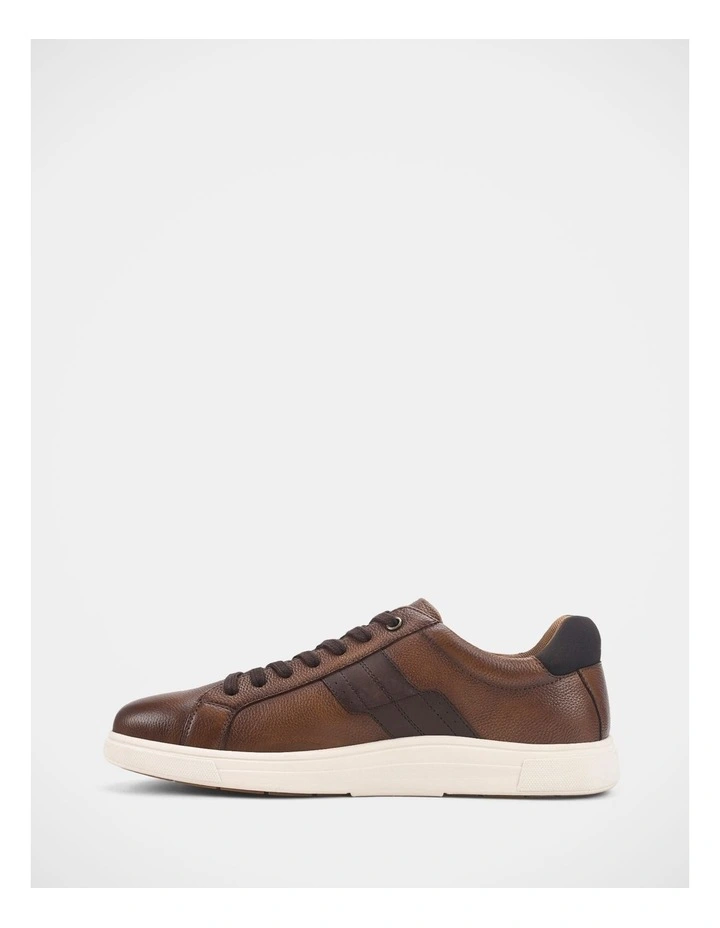 Gravity Sneakers In Tan/Brown image 3