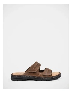 Slider Ii Sandals In Brown