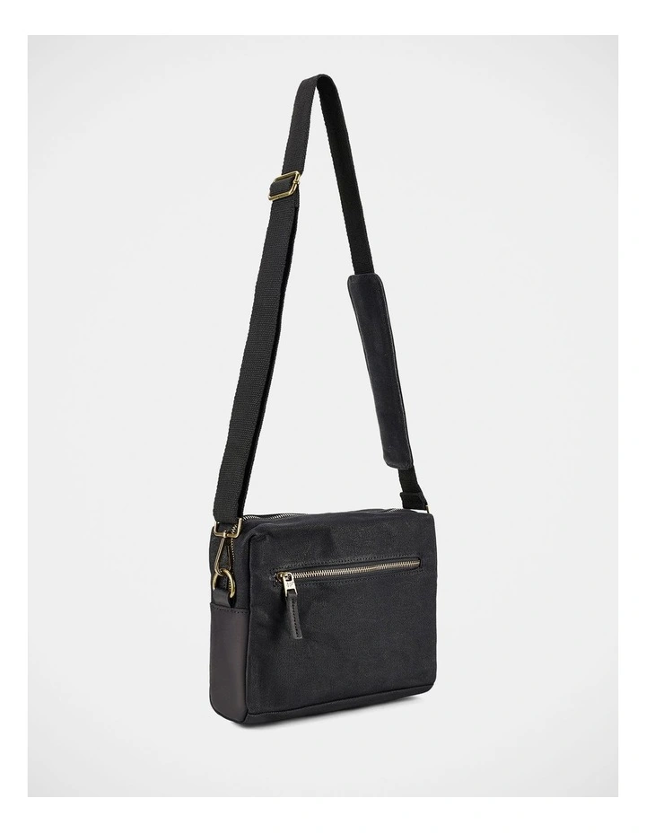 Aiden Messenger Bag In Black image 2