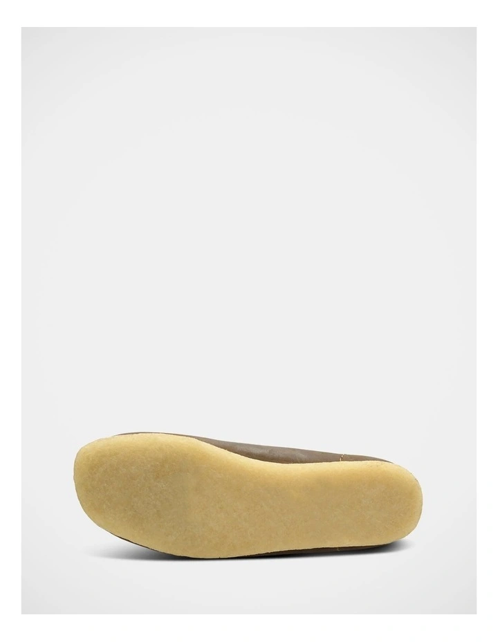 Wallabee Boot in Beeswax image 7