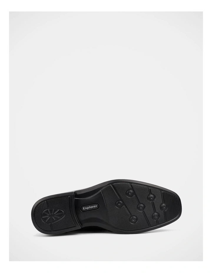 Clive Shoes In Black image 6