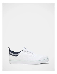 Classic Low Sneakers In White/Navy