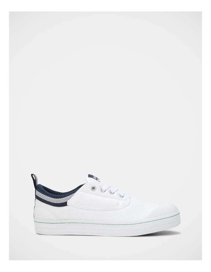 Classic Low Sneakers In White/Navy image 1