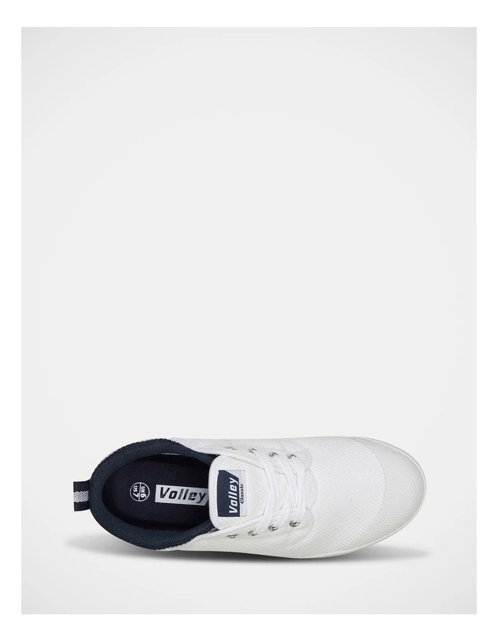 Classic Low Sneakers In White/Navy image 4