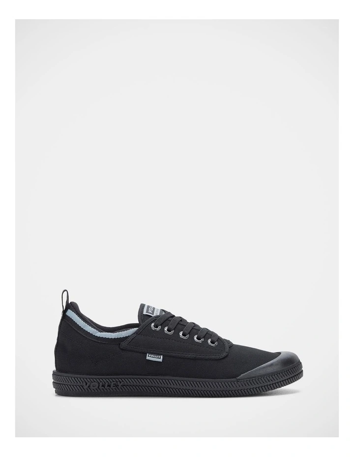 International Low Sneakers In Black/Dark Grey image 1